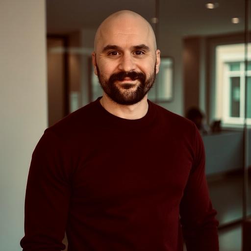 Elliot Schaff Headshot